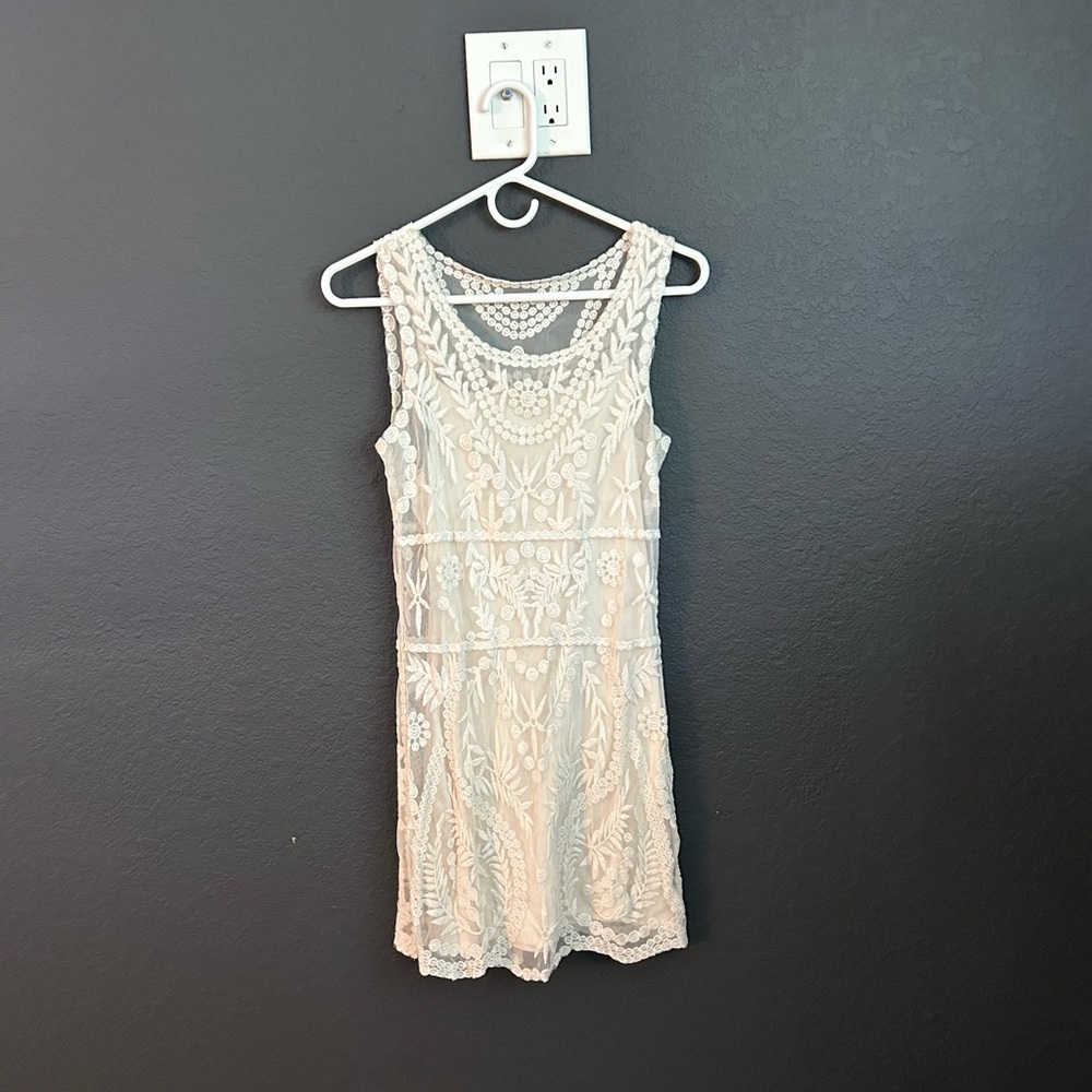 Express Elegant Cream Lace Dress